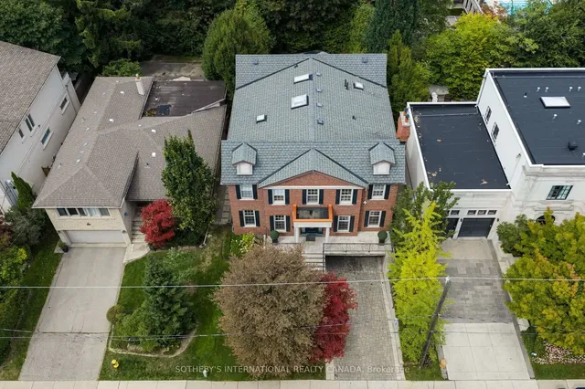 230 Hillhurst Blvd, Toronto 3