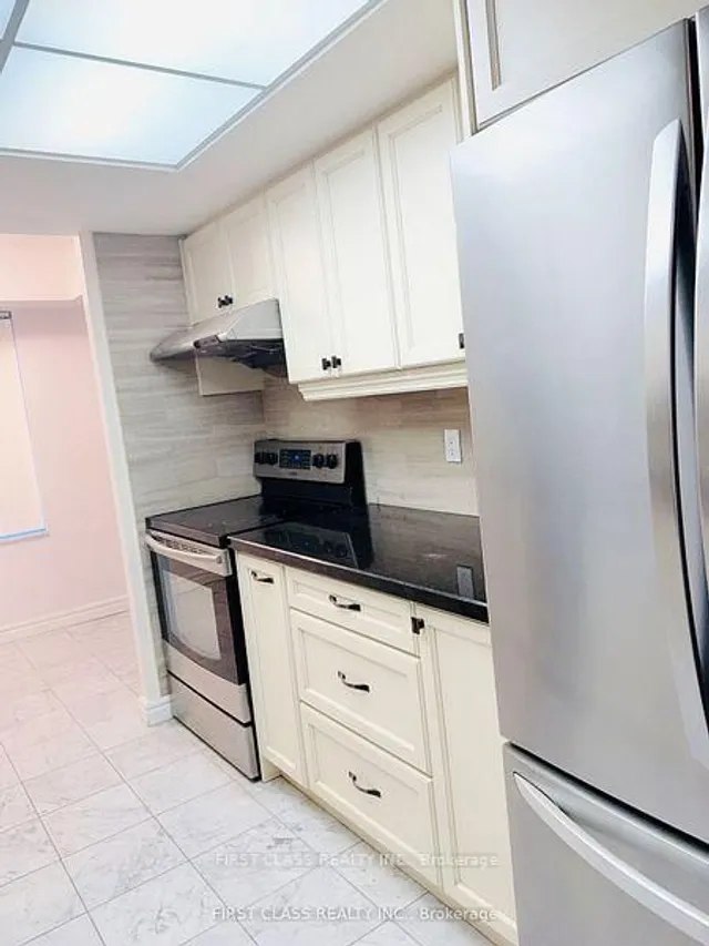 33 University Ave #1303, Toronto 2