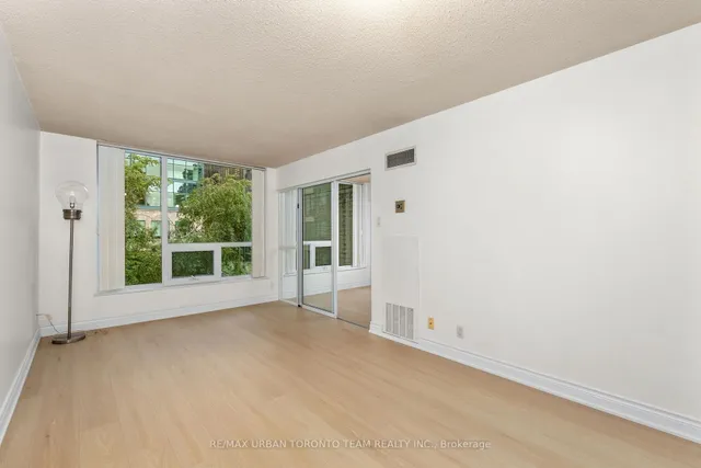 92 King St #418, Toronto 5