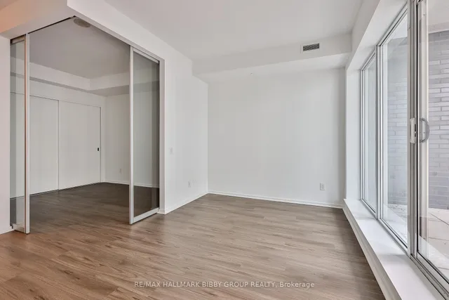783 Bathurst St #422, Toronto 3