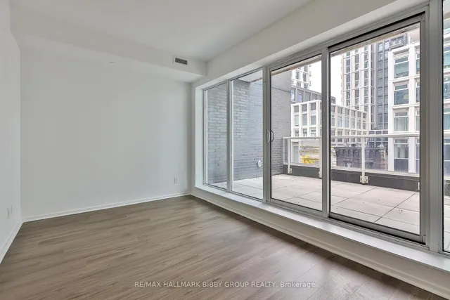 783 Bathurst St #422, Toronto 5
