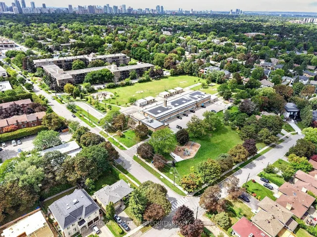 780 Sheppard Ave #16, Toronto 5