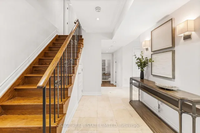 1 Caldow Rd, Toronto 5