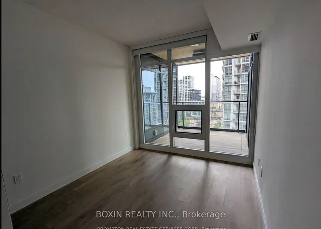 1 Concord Cityplace Way #512, Toronto 4