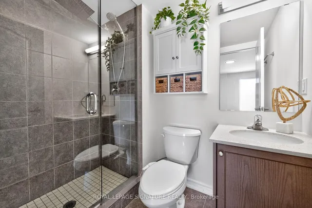 28 Curlew Dr #56, Toronto 5
