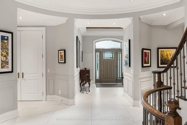 9 Bethesda Crt, Toronto 4