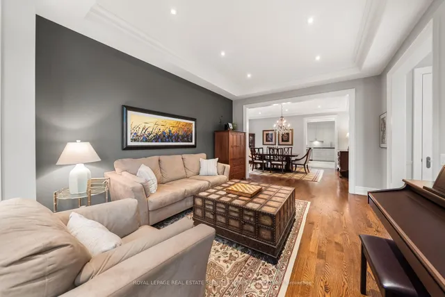 9 Bethesda Crt, Toronto 5