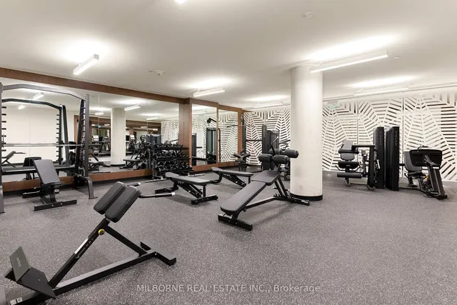5 Defries St #820, Toronto 4