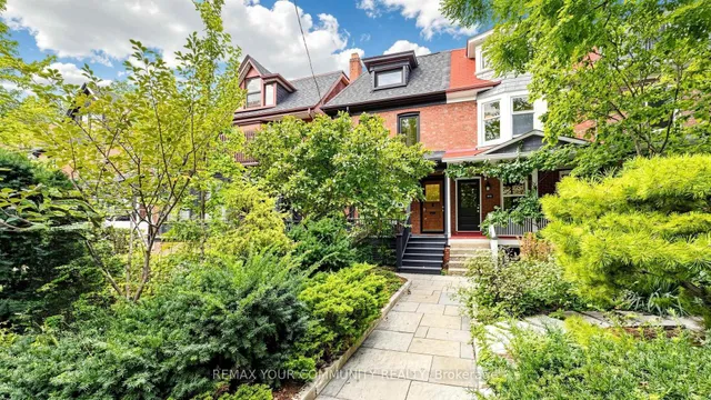 104 Wells St, Toronto 5