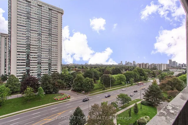 3300 Don Mills Rd #1006, Toronto 5