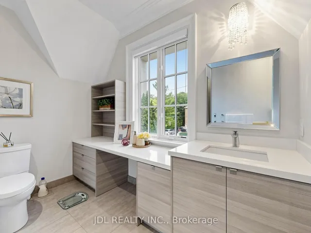 105 Arjay Cres, Toronto 5