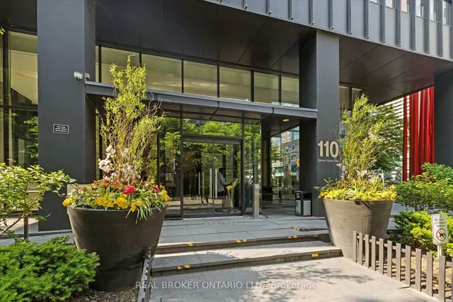 110 Charles St #4403, Toronto 2