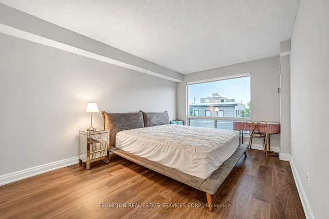 1 Hycrest Ave #210, Toronto 4