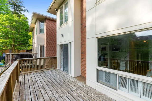 690 Oriole Pkwy, Toronto 4