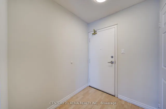 897 Sheppard Ave #310, Toronto 5
