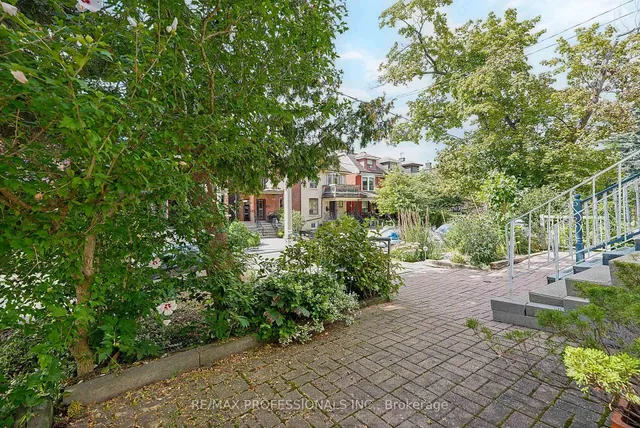 227 Montrose Ave, Toronto 5