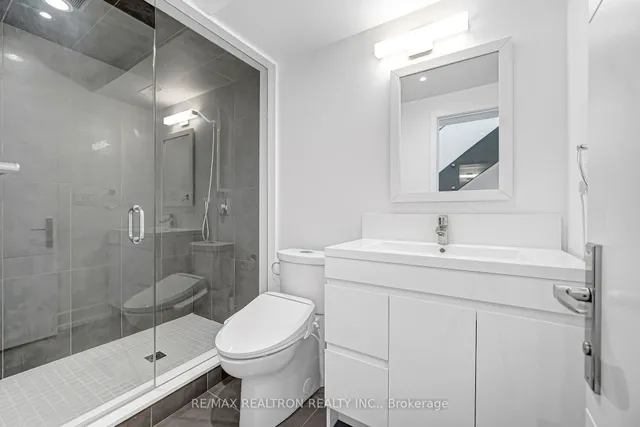 2962B Bayview Ave, Toronto 5