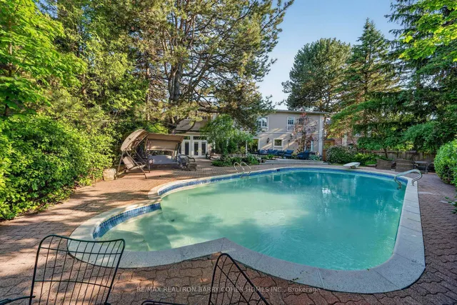 21 Fifeshire Rd, Toronto 4