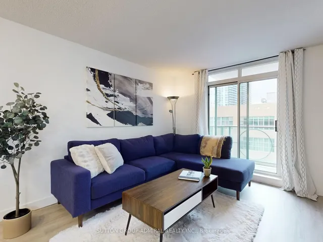 212 Eglinton Ave #1005, Toronto 4