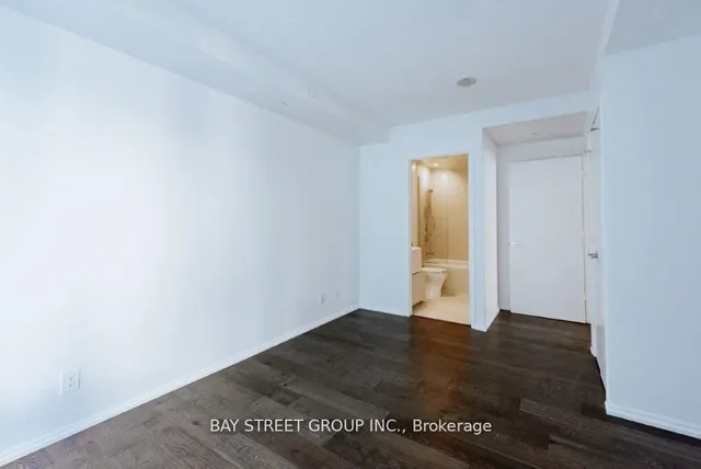 1 Bloor St #326, Toronto 5