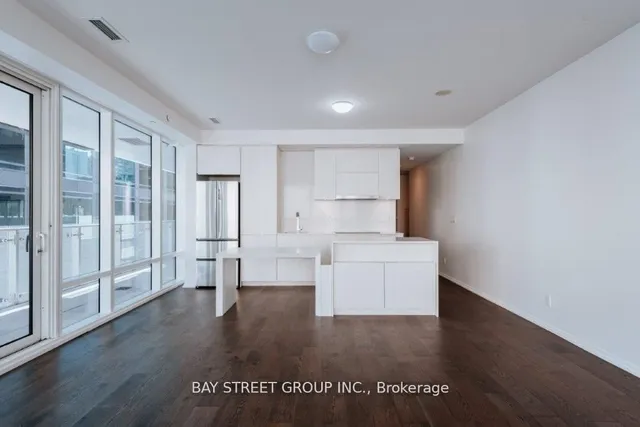 1 Bloor St #326, Toronto 4