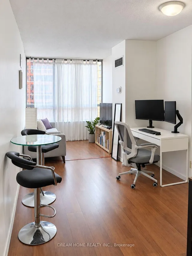 717 Bay St #1505, Toronto 4
