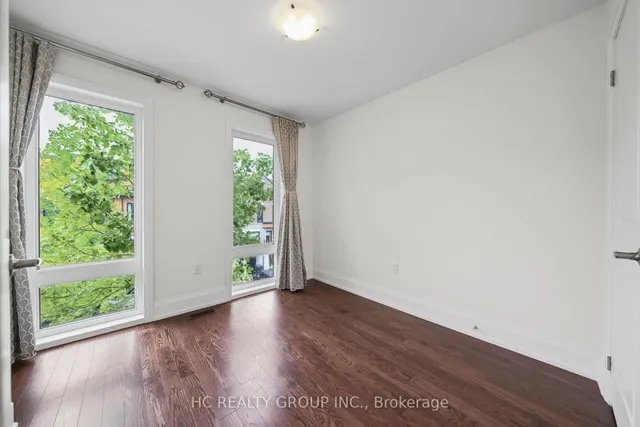 36 Kenneth Wood Cres, Toronto 5