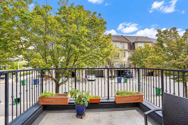 82 David Dunlap Circ, Toronto 4