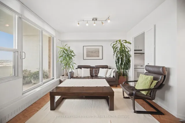 60 Pavane Linkway Way #1416, Toronto 3