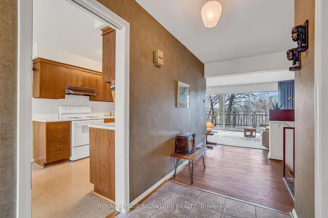 12 Ruden Cres, Toronto 5