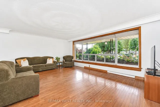 14 Model Ave, Toronto 5