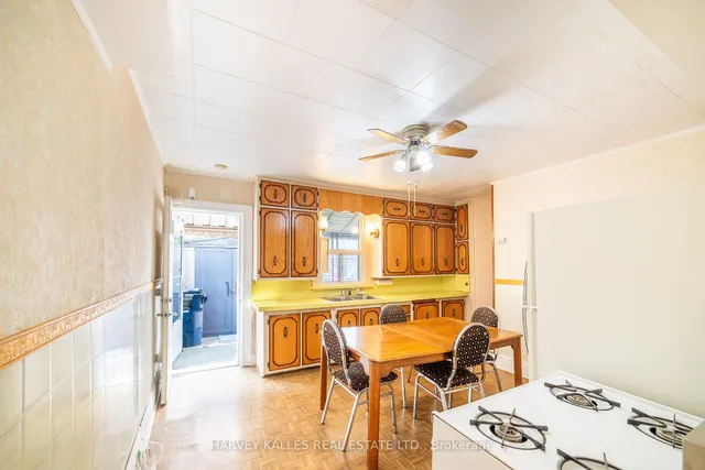 6 Crocker Ave, Toronto 5