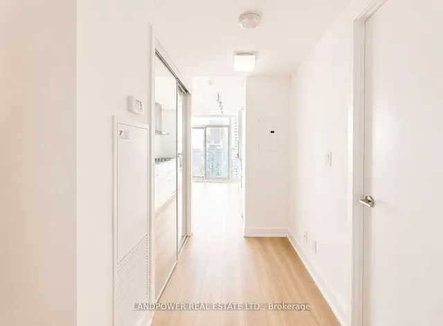 12 York St #5101, Toronto 3