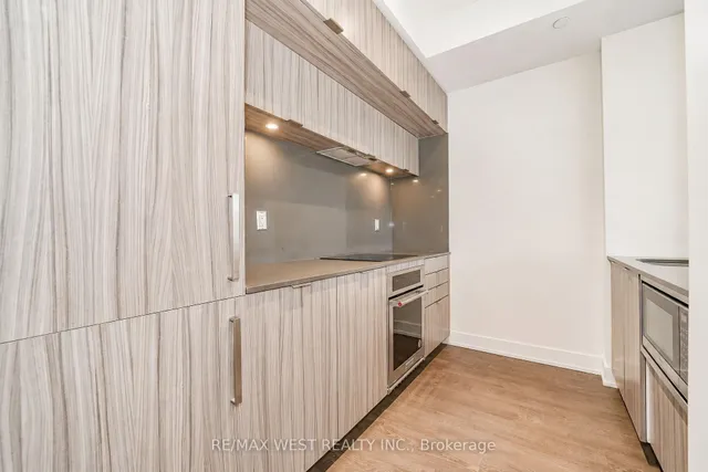 80 Vanauley St #203, Toronto 3