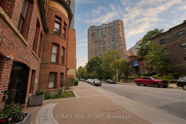 11 St Joseph St #304, Toronto 3