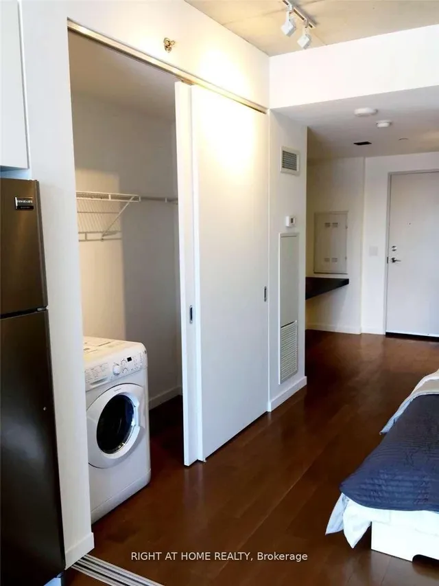 32 Trolley Cres #502, Toronto 4