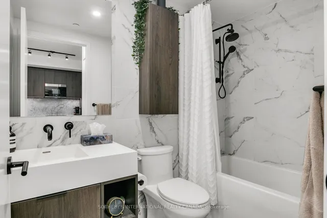 108 Peter St #611, Toronto 3