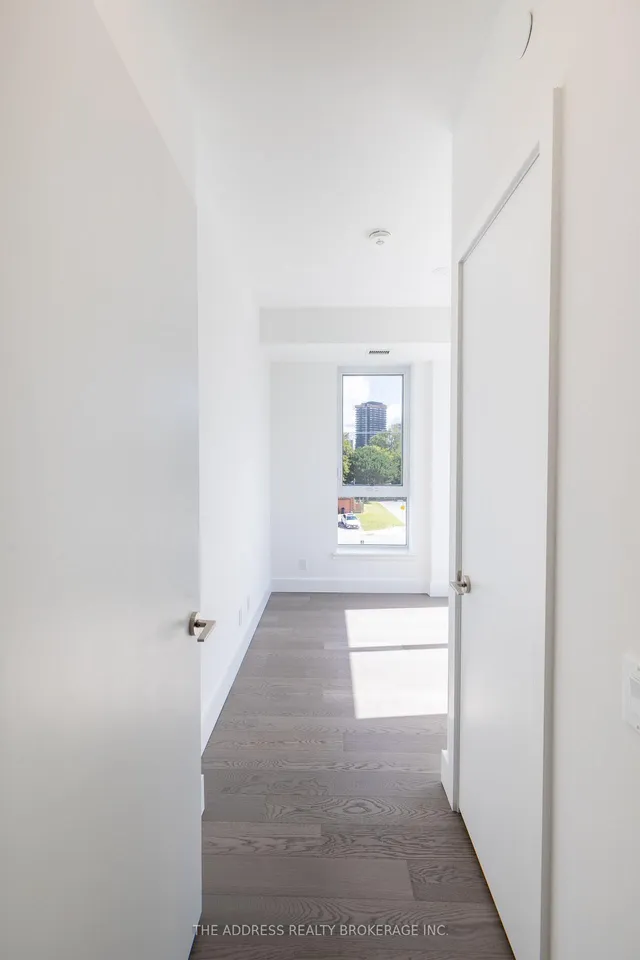 6 Greenbriar Rd #TH11, Toronto 5