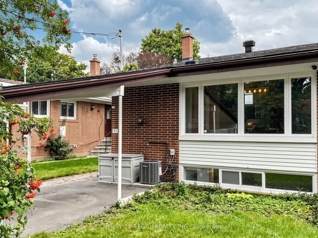 77 Billington Cres, Toronto 2
