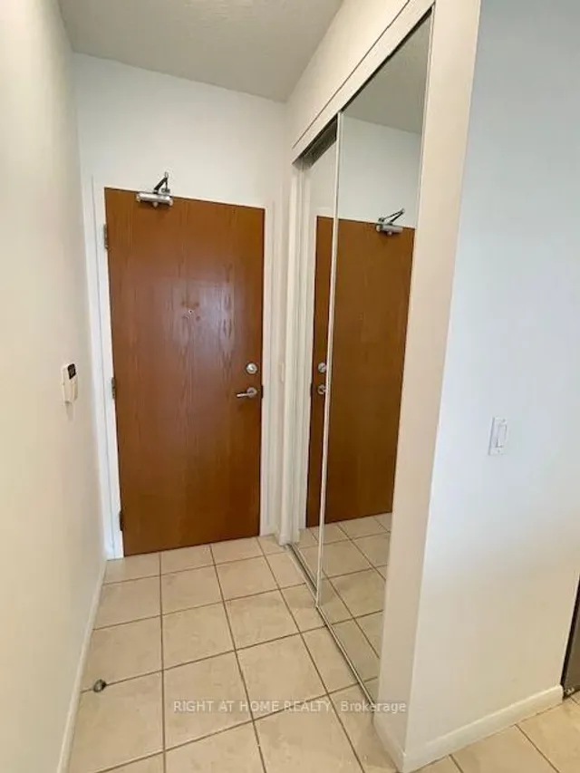 219 Fort York Blvd #2506, Toronto 3