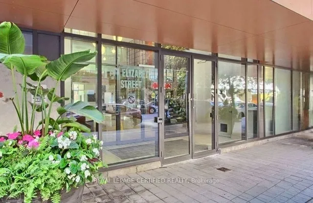 111 Elizabeth St #552, Toronto 3