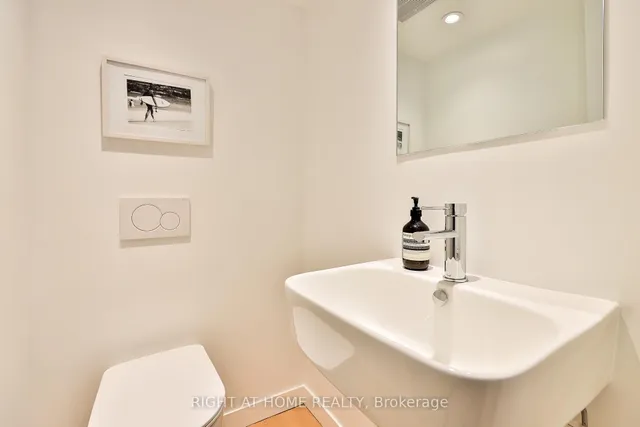 225 Brunswick Ave #Penthouse 2, Toronto 5