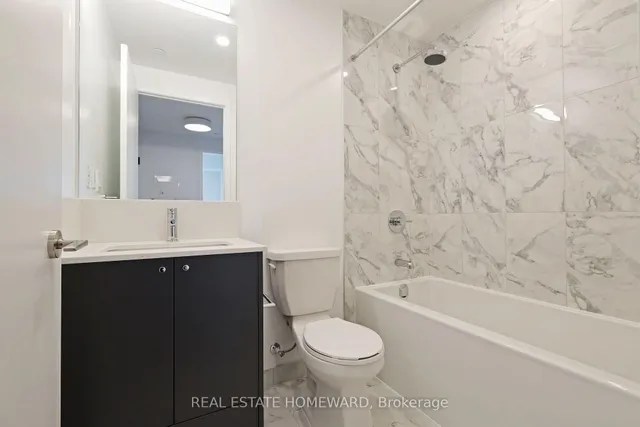 10 Oak St #1703, Toronto 3