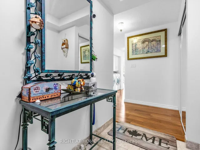 28 Hollywood Ave #511, Toronto 4