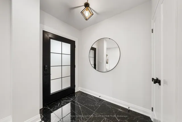 247A Lippincott St, Toronto 2