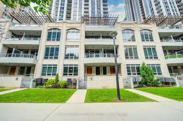 761 Bay St #TH 8, Toronto 2