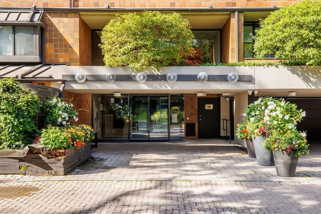 40 Oaklands Ave #321, Toronto 2