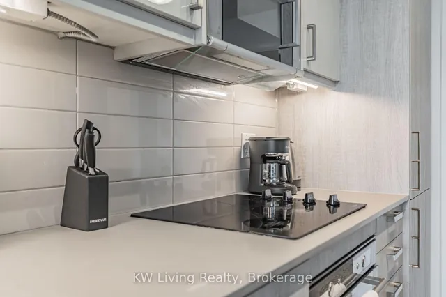 77 Mutual St #2110, Toronto 4