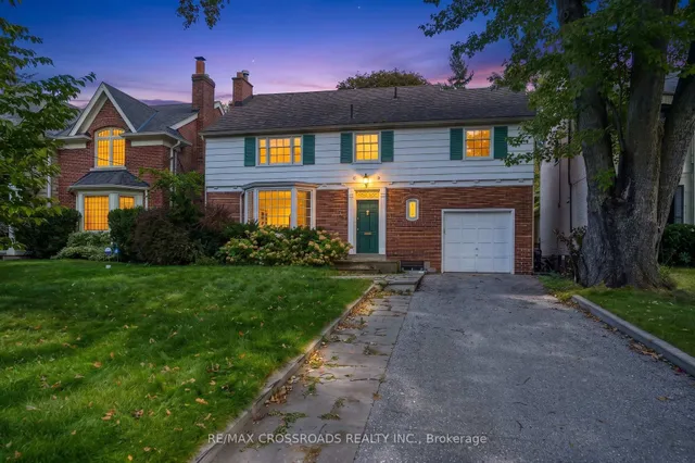 19 Strathgowan Cres, Toronto 2