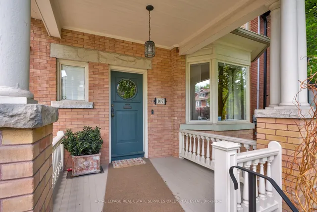 107 Roxborough St, Toronto 2